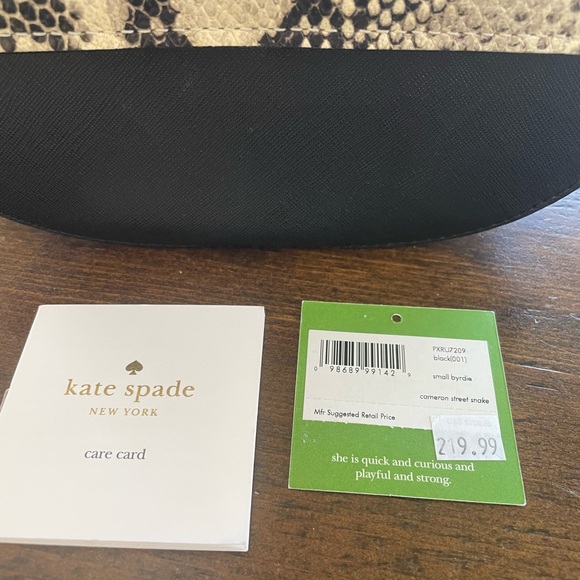 Kate Spade ♠️ Black and Cream Snakeskin Crossbody Bag with Detachable Strap. - Picture 2 of 12